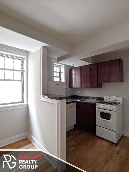 Building Photo - 2842 N Orchard St