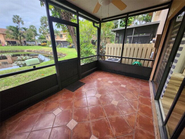 Building Photo - 3667 Carambola Cir N