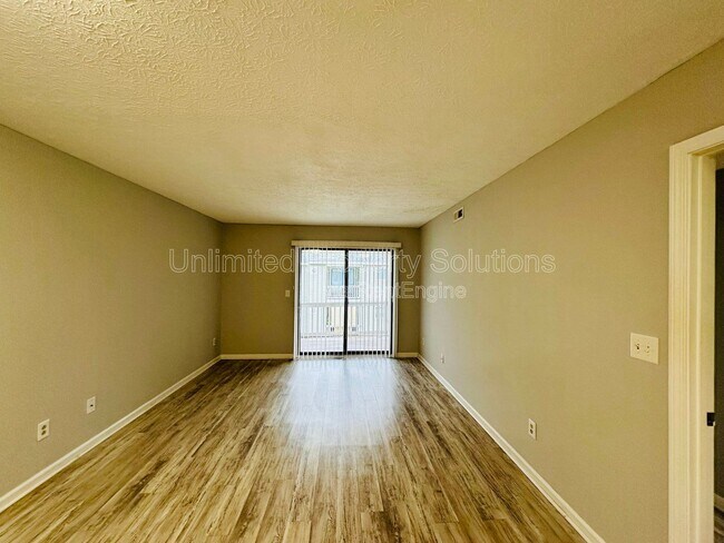Building Photo - 207 Sunn Aire Ct