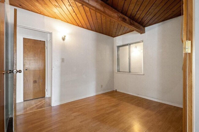 Building Photo - 335 Raffetto Dr