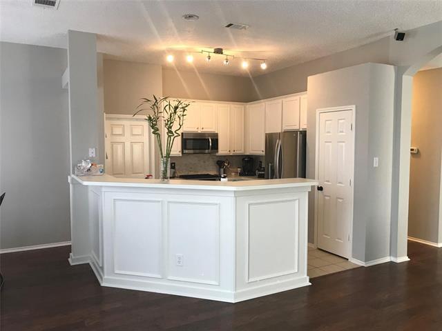 Building Photo - 8410 Stoneview Dr
