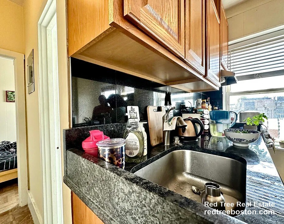 Building Photo - 106 Myrtle St