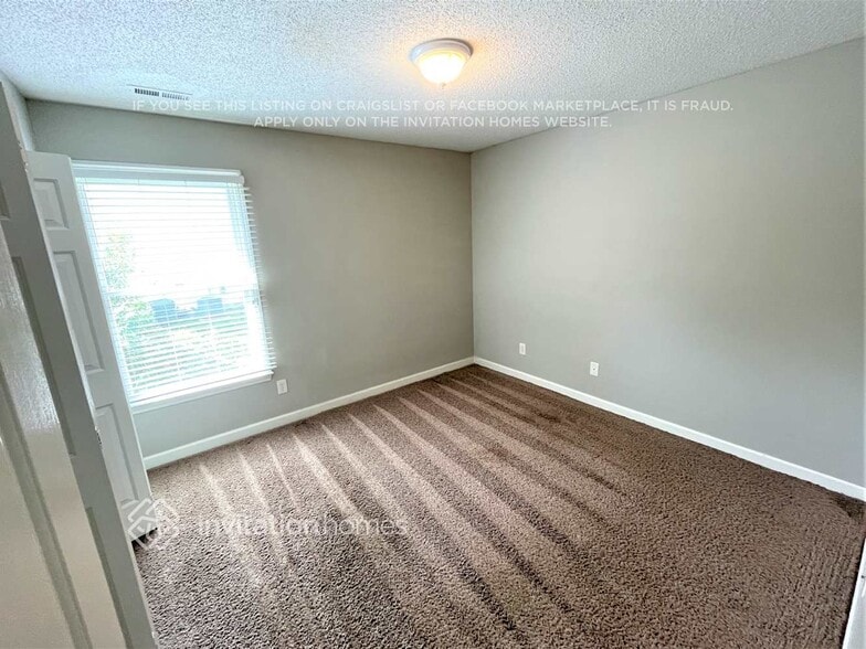 Building Photo - 2900 Oakcroft Dr