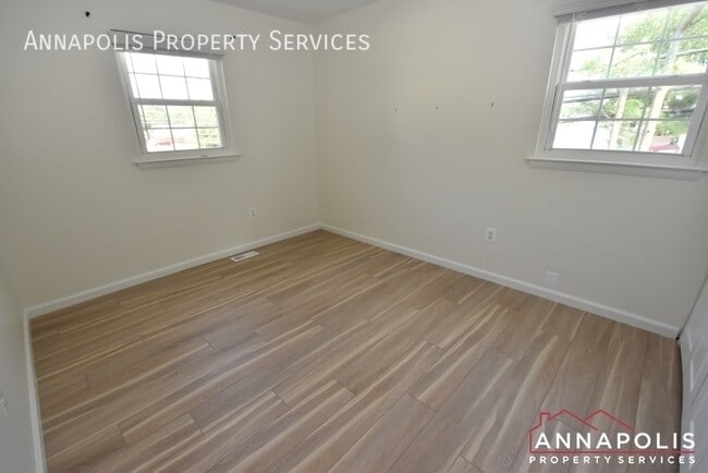 Building Photo - 100 Conley Dr