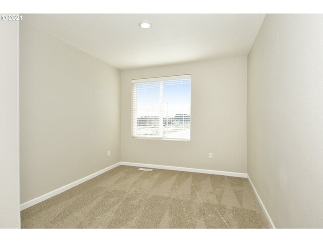Building Photo - For rent