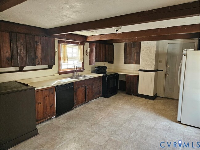 Building Photo - 9330 Halls Run Rd