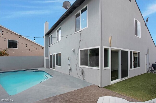 Building Photo - 3 br, 2.5 bath House - 3617 S Van Ness Ave