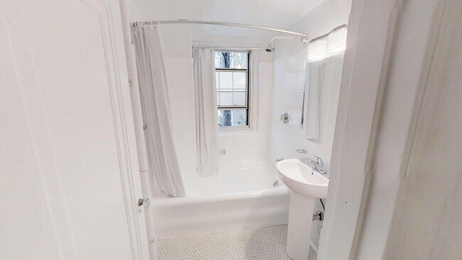 Building Photo - 1401 Beacon St