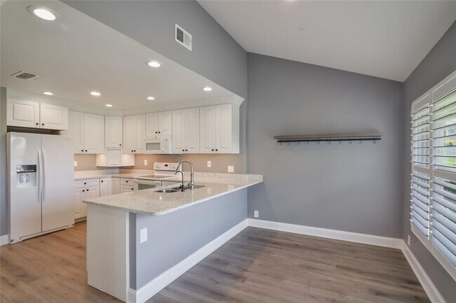 Building Photo - Beautiful 3 Bedroom 2 Bath House For Rent