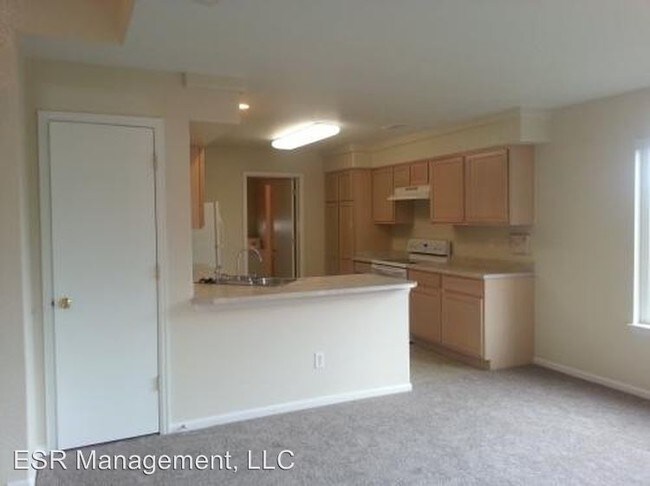 Building Photo - 4811 Fundy St