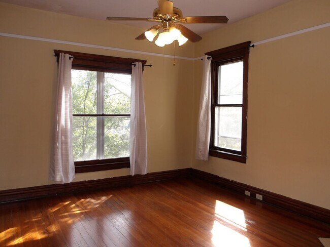 Building Photo - 1705 Edenside Ave