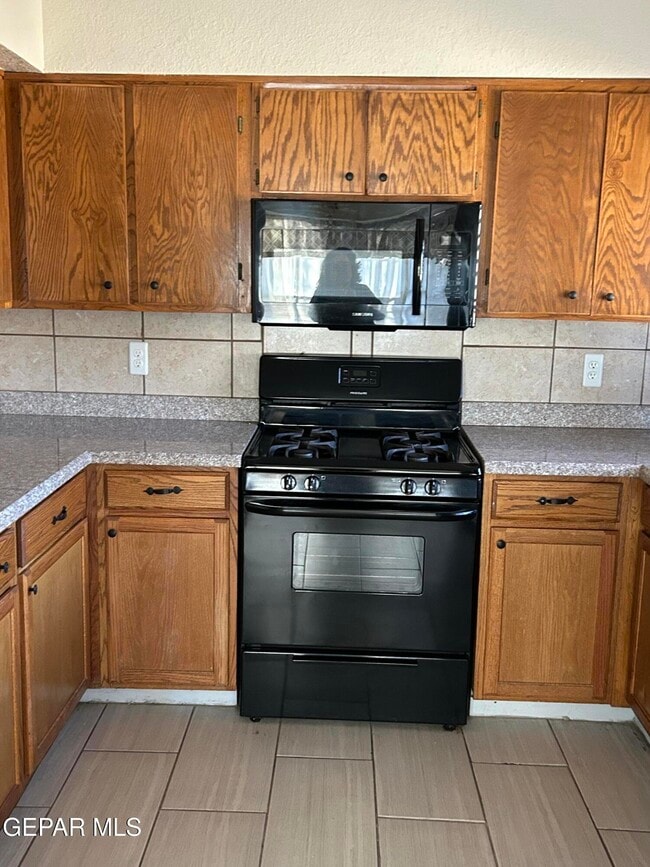 Building Photo - 11300 Lake Nasser Dr