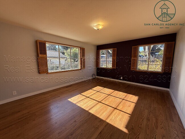 Building Photo - Charming Three Bedroom Hatton Fields Home