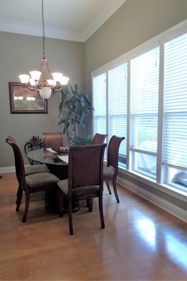 Building Photo - Location and upgrades! 3BR/2BA dbl garage, tons of storage, no carpet!