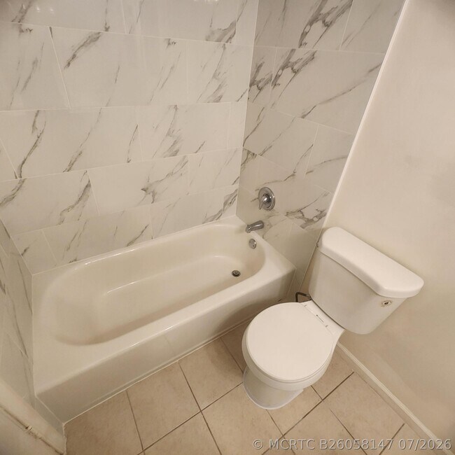 Building Photo - 1050 Crystal Way