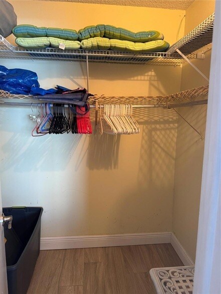 Building Photo - 95 N Birch Rd