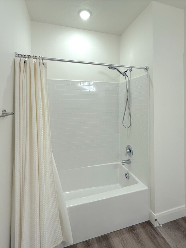 Building Photo - Desert Color Condo 3 bd, 2 bt, 1 Car Garage