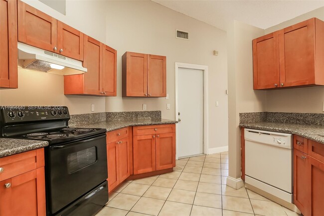 Building Photo - 1013 SW 49th Ave