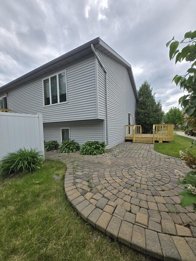 Building Photo - 5238 W Lanark Dr