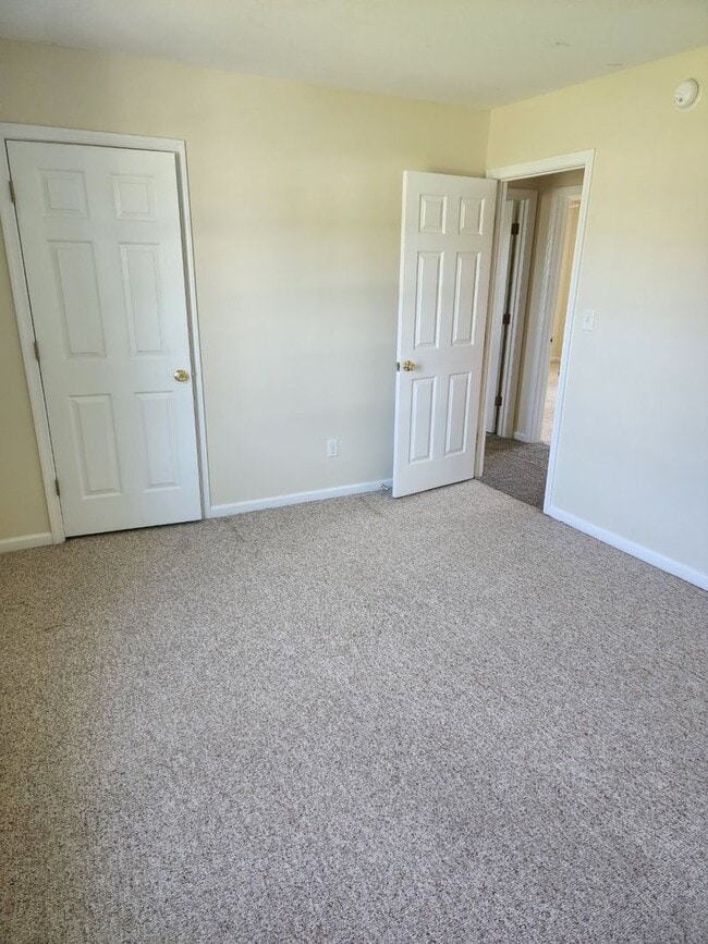 Building Photo - Gorgeous and Spacious Country home located in Camden County.