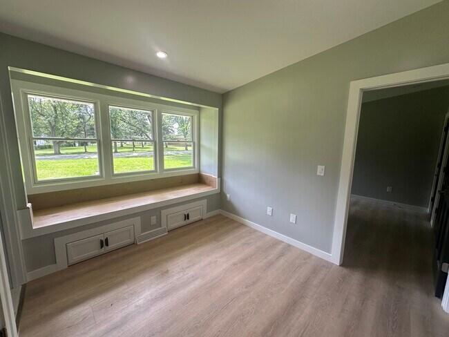 Building Photo - 4846 Ledge Ln