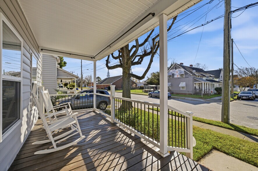 Building Photo - 16 Bagley St