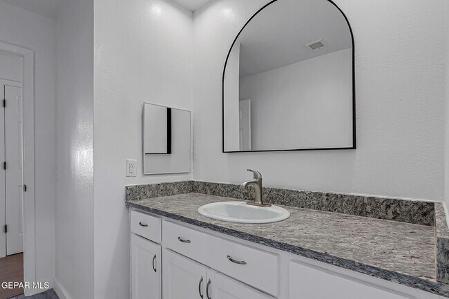Building Photo - 4828 Ballerina Dr