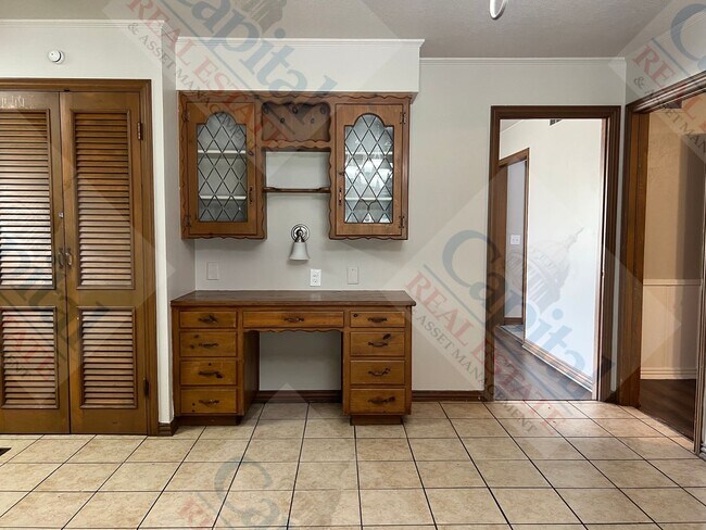 Building Photo - Spacious Home With Classic Charm