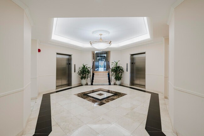 Building Photo - 2800 N Flagler Dr