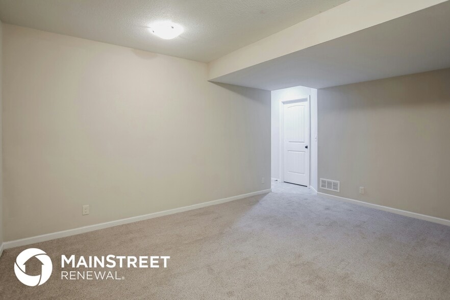 Building Photo - 529 S Walnut St