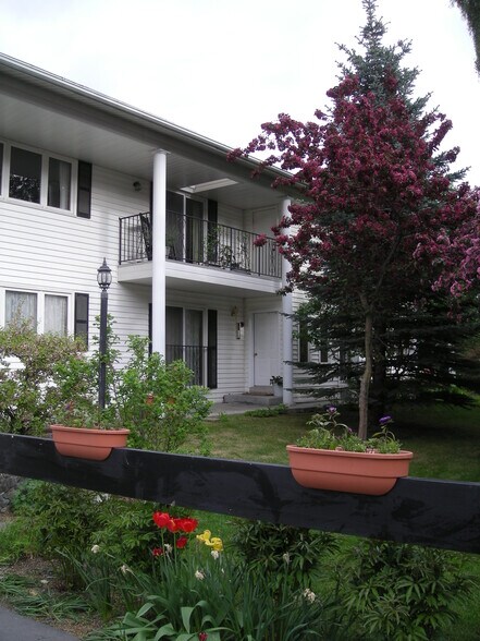 Building Photo - 700 W 47th Ave