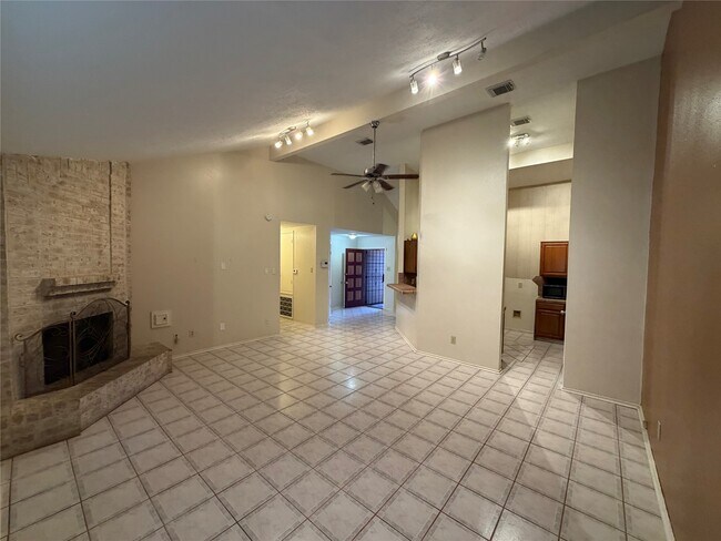 Building Photo - 1423 Elkwood Dr