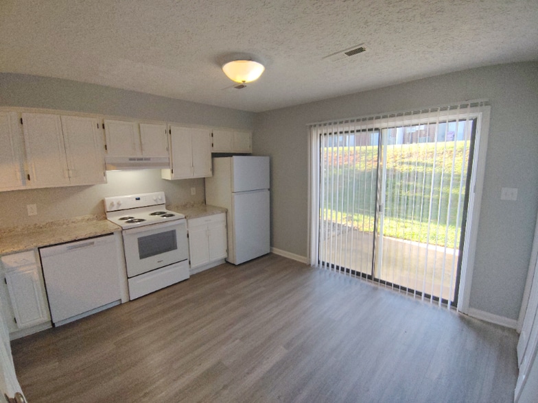 Primary Photo - 29 Fonda Dr