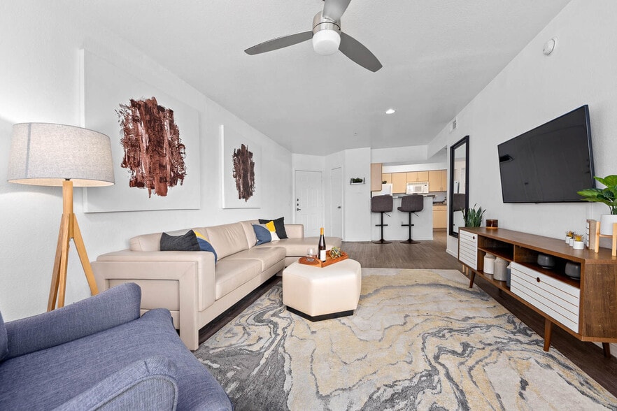 1BR, 1BA - 812SF - Living Room - Monterra