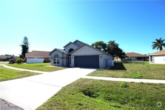 Building Photo - 4527 Varsity Cir