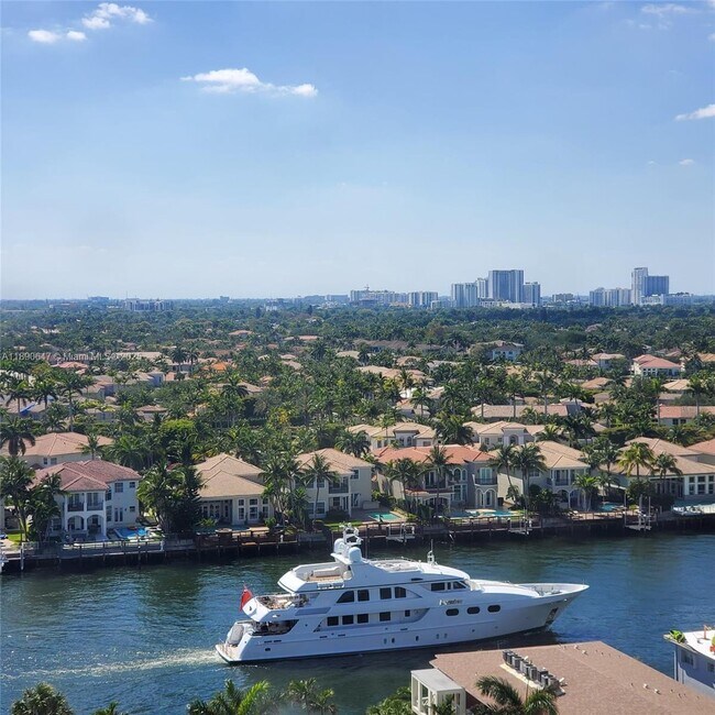 Building Photo - 2401 S Ocean Dr