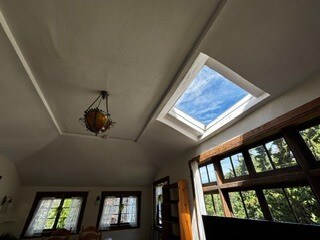 Skylight, tray ceiling + original Julia Morgan chandelier, fully restored. - 2615 Parker St
