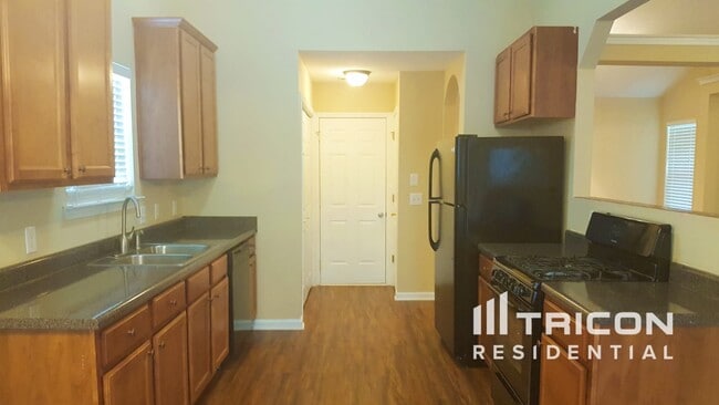Building Photo - 300 Stone Ridge Way