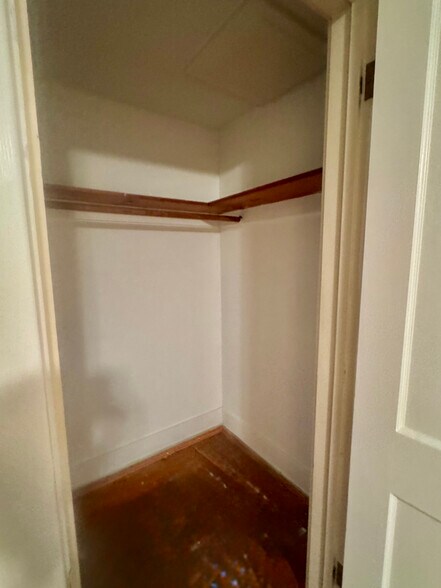 Building Photo - 622 Milwaukee St