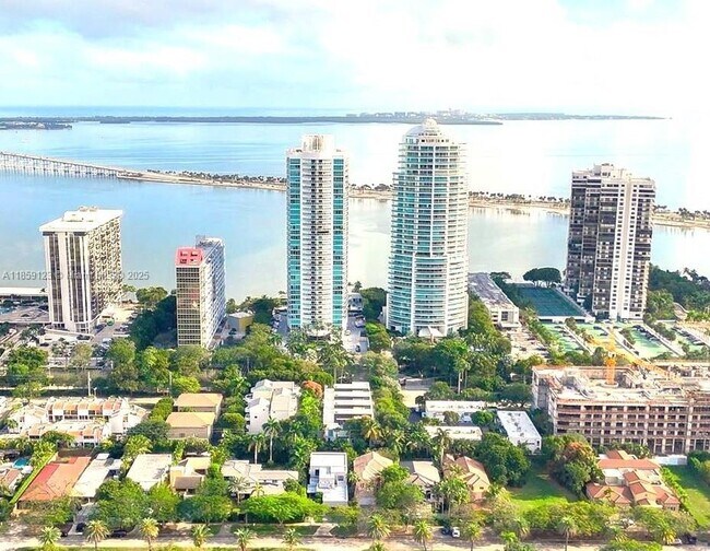 Building Photo - 2101 Brickell Ave