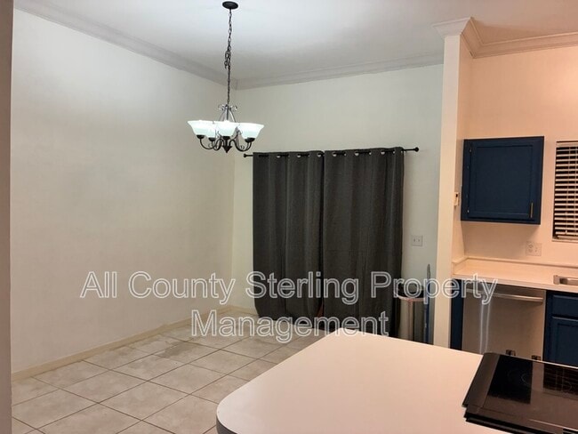 Building Photo - 9781 SW 52 Ln