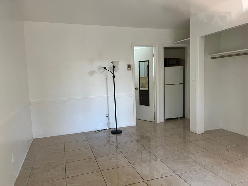 Building Photo - 728 SE 19th Ave