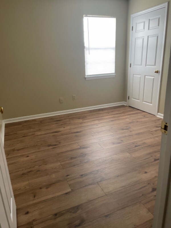 Building Photo - 1931 Stuart Ave