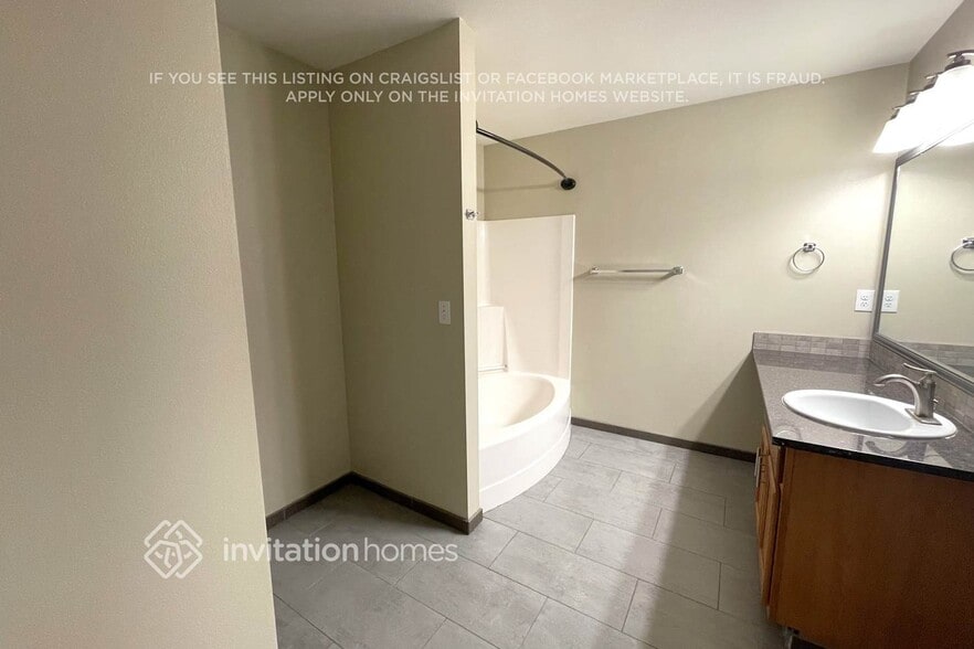 Building Photo - 8315 209th Ave Ct E