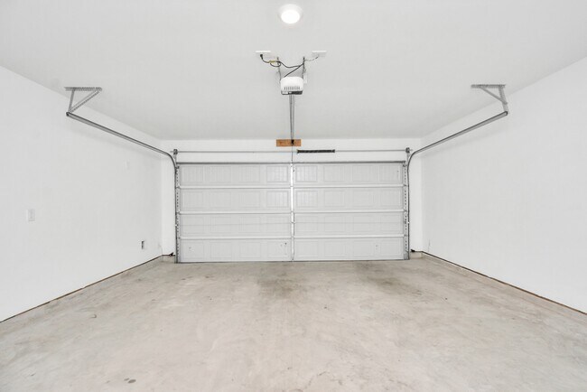 Building Photo - 24207 Becker Hollow Ln