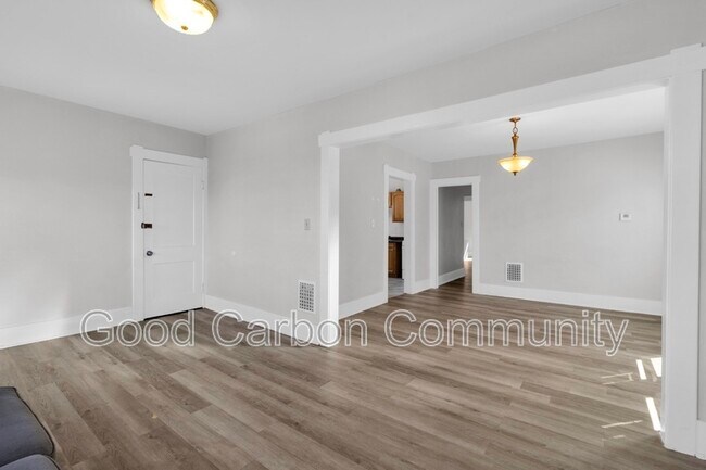 Building Photo - 2273 Delaware Ave