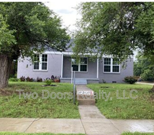 Building Photo - 2137 NE 20th St