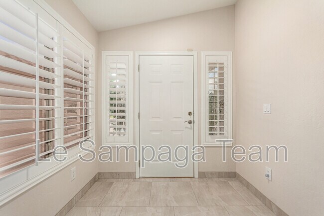 Building Photo - 1448 N Saddle St