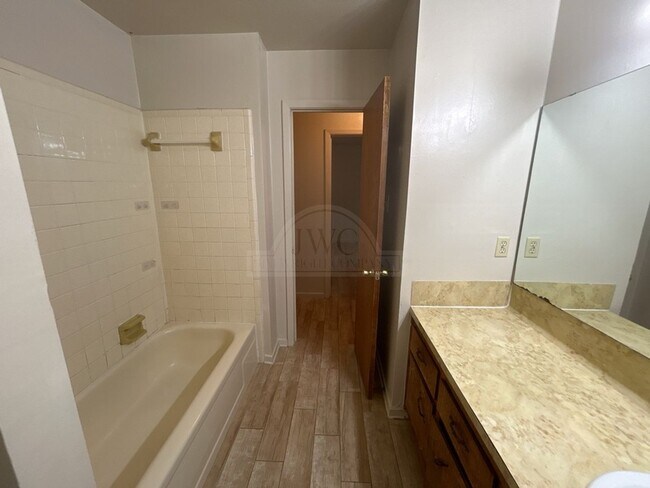 Building Photo - 2401 Mather Dr