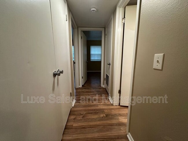 Building Photo - 6032 NW Expressway